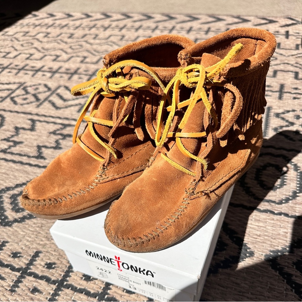 Minnetonka Moccasin Children's Ankle High Tramper Boot kids size 13